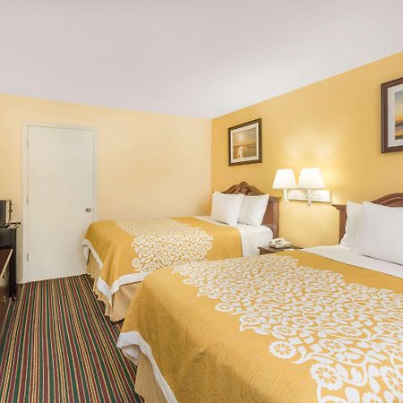 Days Inn By Wyndham Mt Pleasant-Charleston-Patriots Point Екстериор снимка