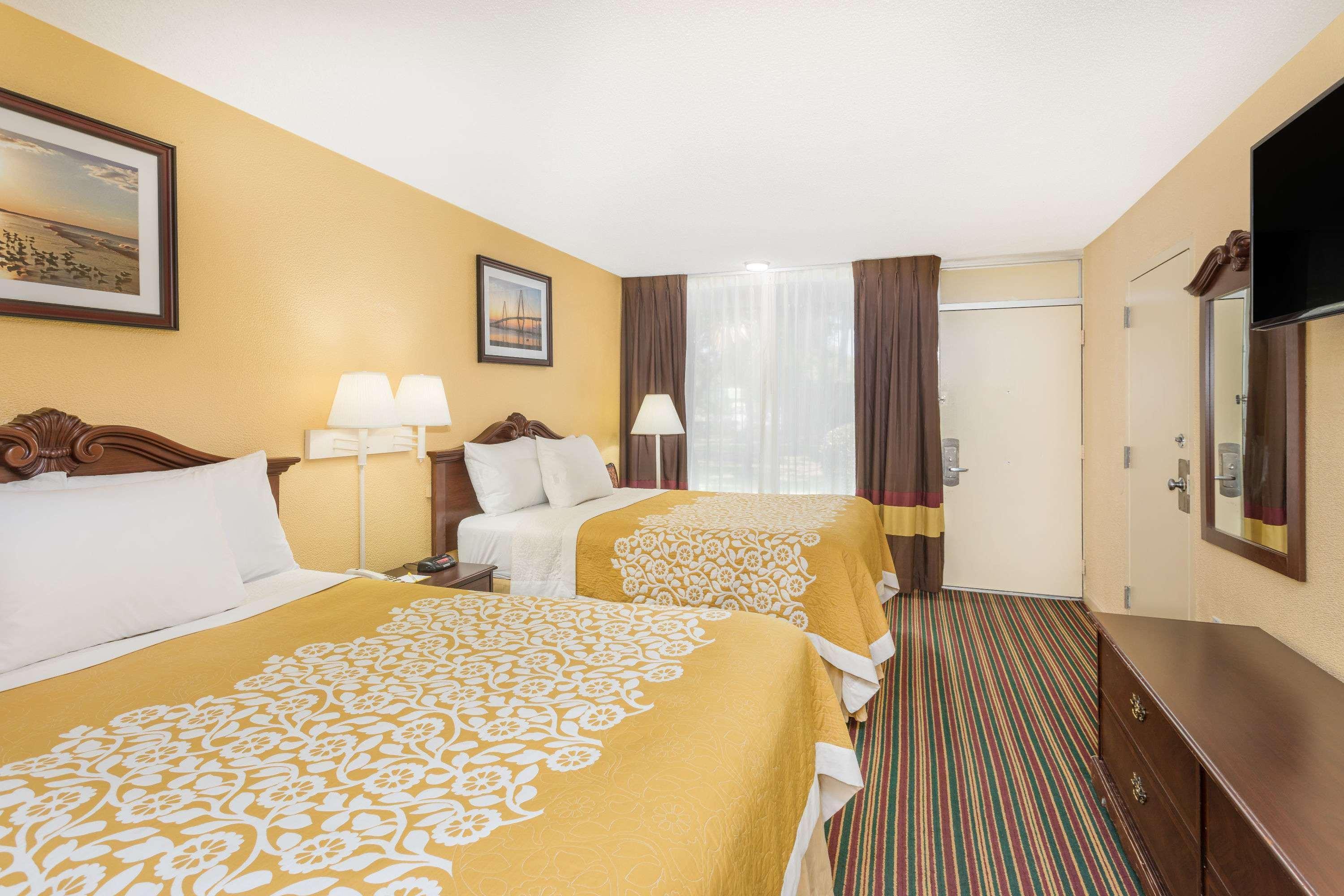 Days Inn By Wyndham Mt Pleasant-Charleston-Patriots Point Екстериор снимка