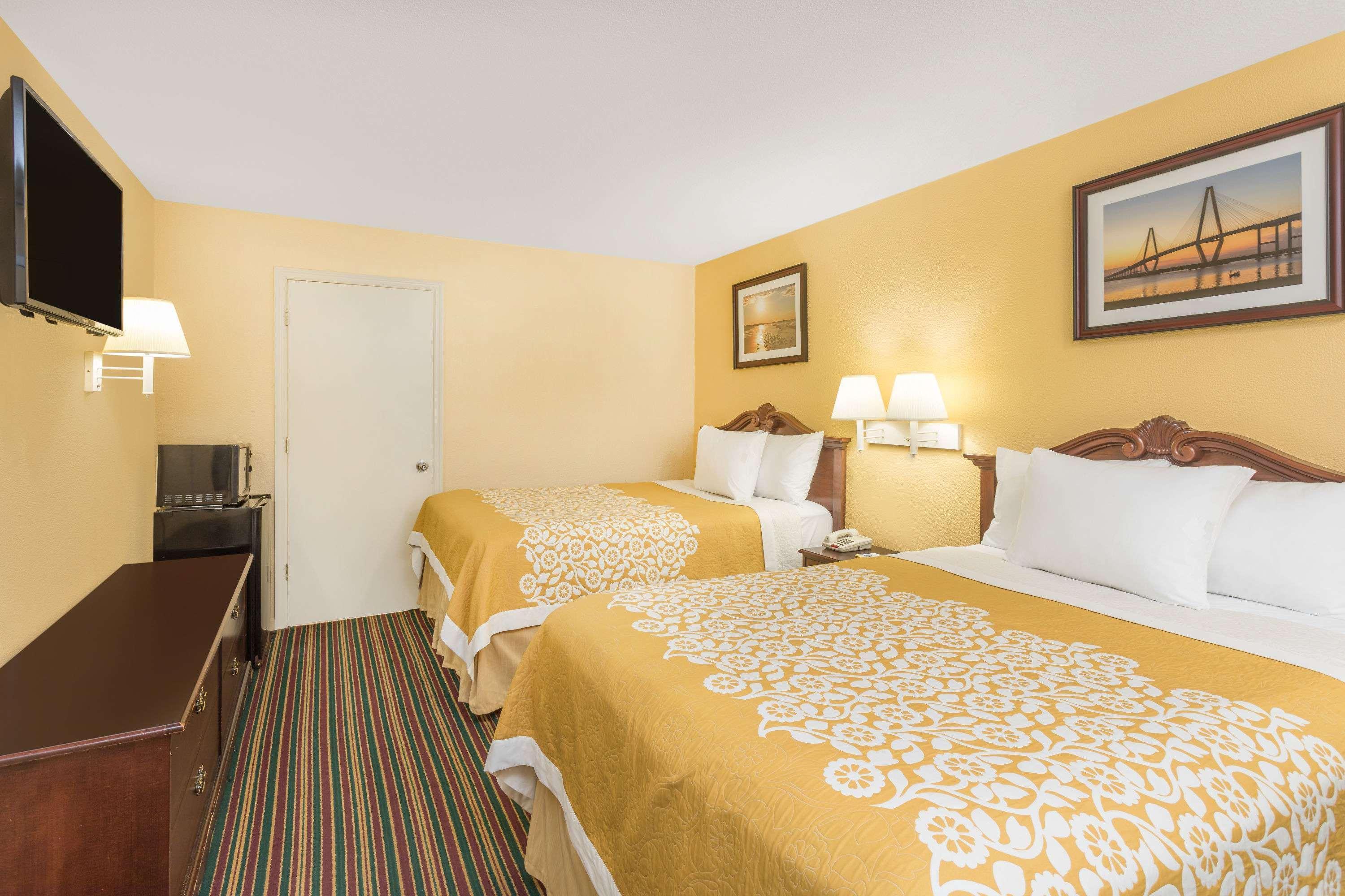 Days Inn By Wyndham Mt Pleasant-Charleston-Patriots Point Екстериор снимка