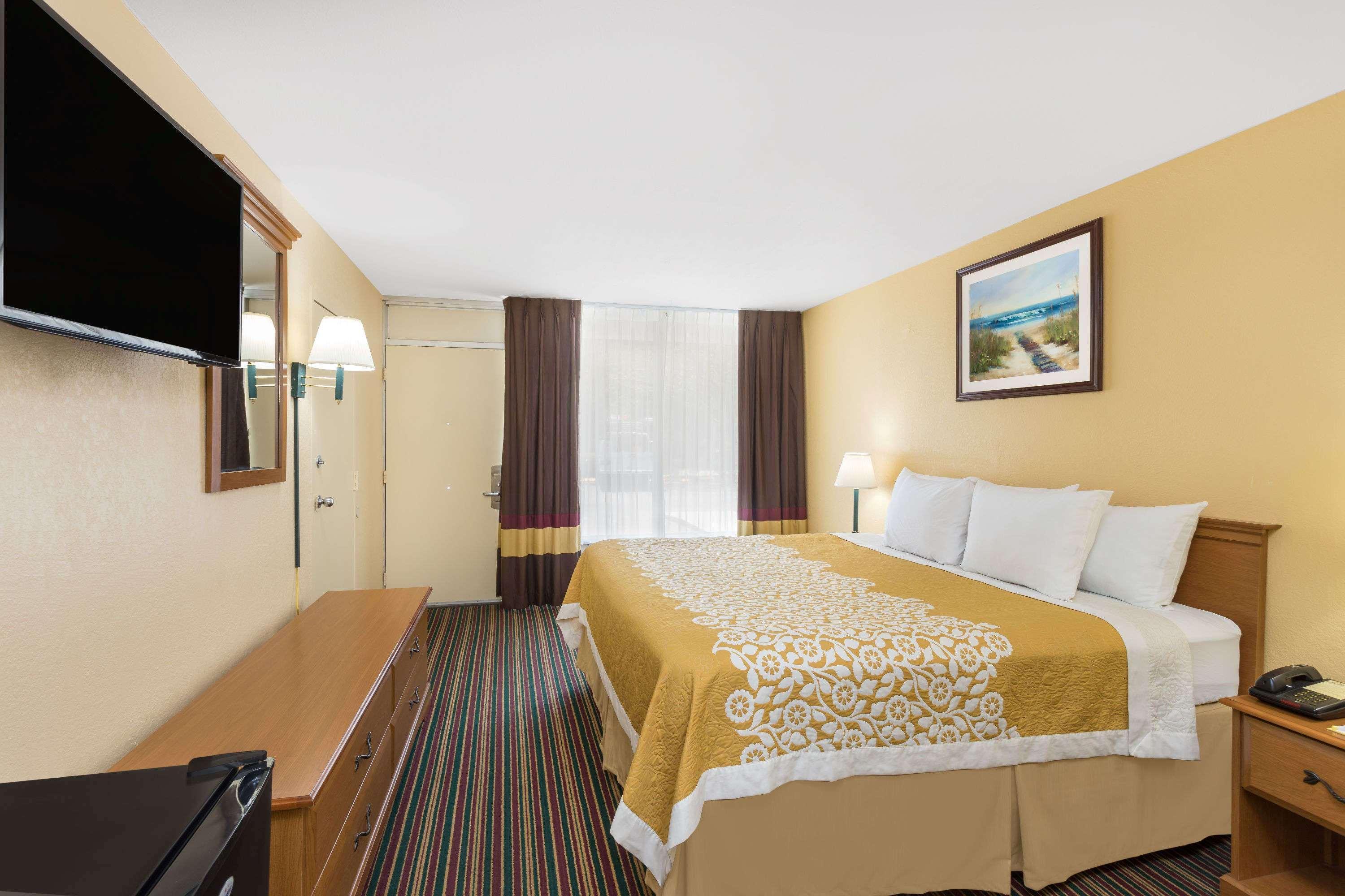 Days Inn By Wyndham Mt Pleasant-Charleston-Patriots Point Екстериор снимка