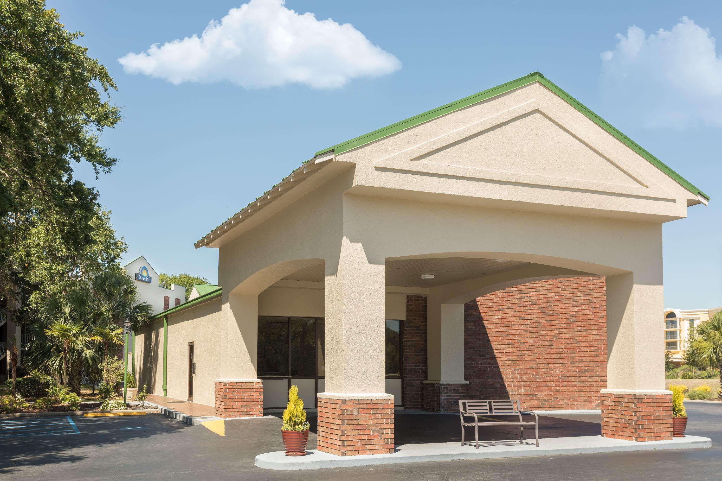 Days Inn By Wyndham Mt Pleasant-Charleston-Patriots Point Екстериор снимка