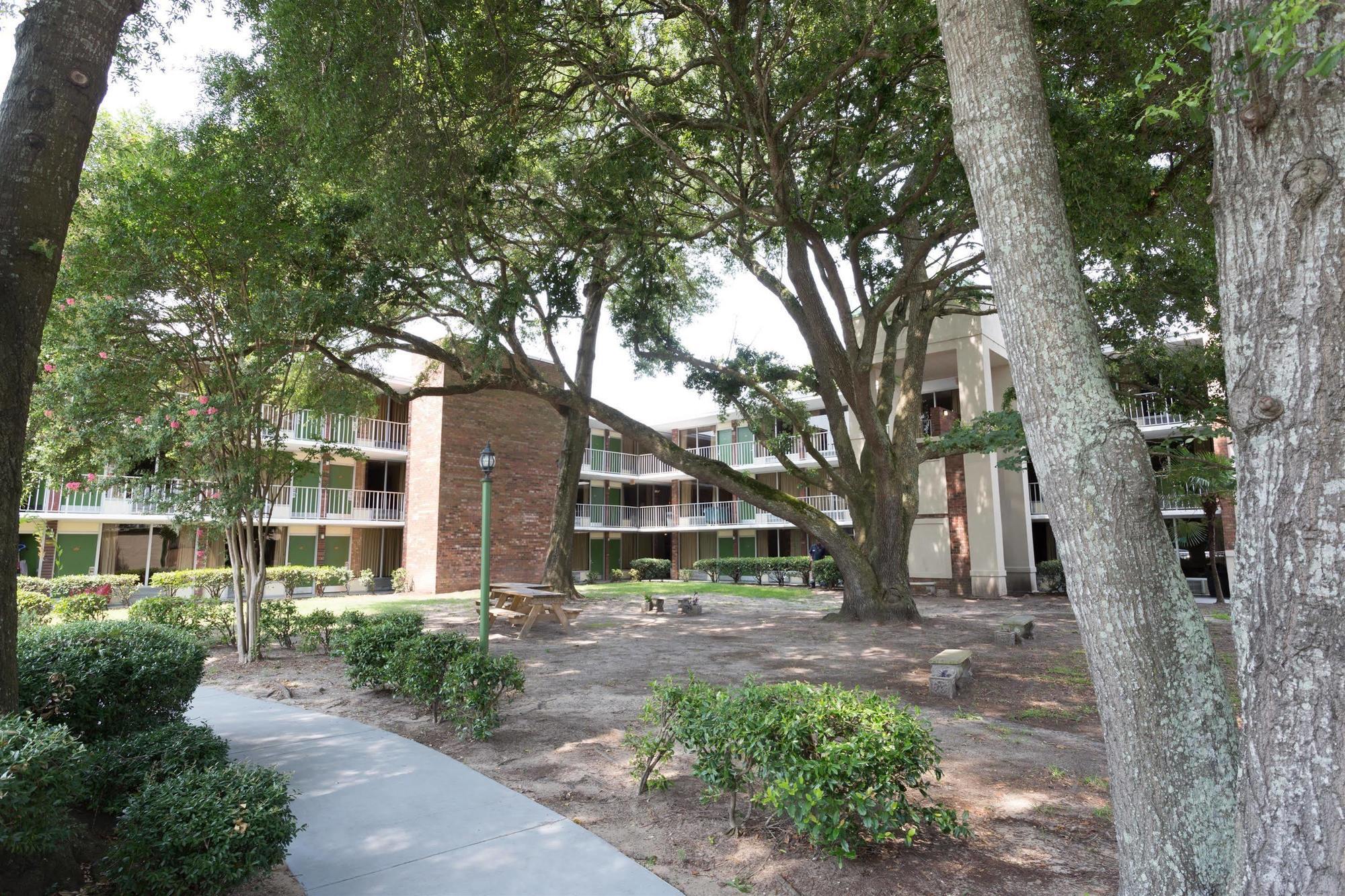 Days Inn By Wyndham Mt Pleasant-Charleston-Patriots Point Екстериор снимка
